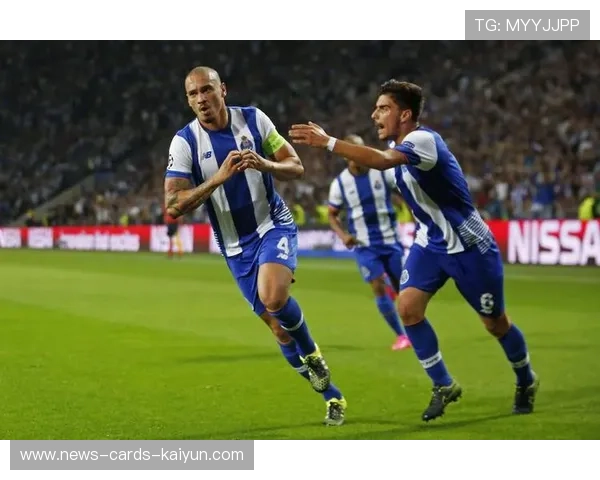 波尔图佩佩抢断后直塞助攻塔雷米锁定胜局：极致协同与品牌力量的足球瞬间